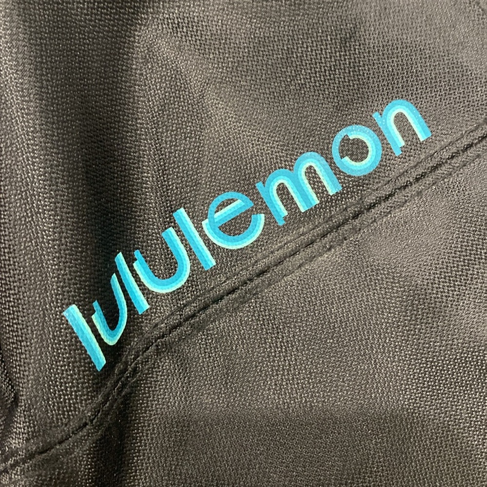 Lululemon Sling Bag - RARE - Picture 4 of 5